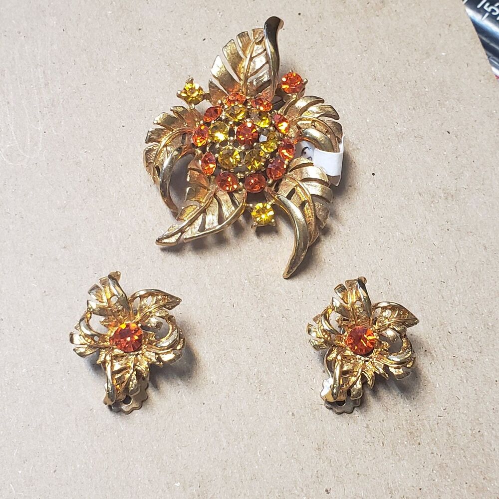 Vintage Flower Orange Yellow Crystal Rhinestone Leaf Brooch Clip On Earring Set - Picture 13 of 16